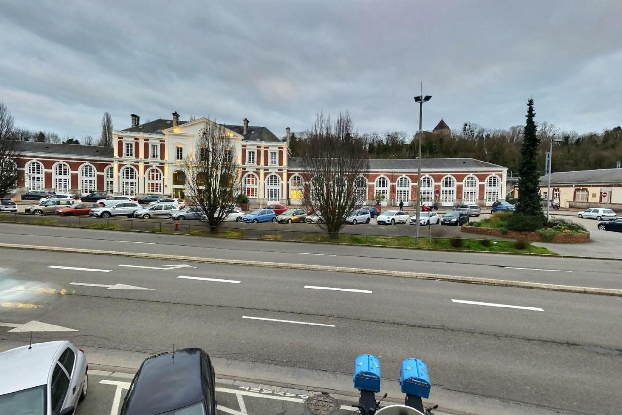Superbe Studio 3 Face Gare Evreux Exterior photo